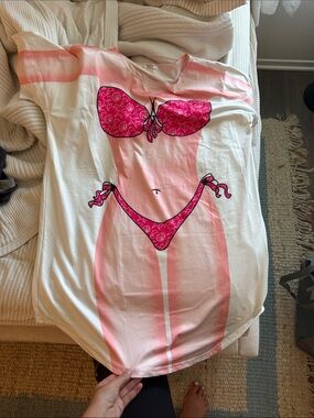 Oversized bikini t shirt funny